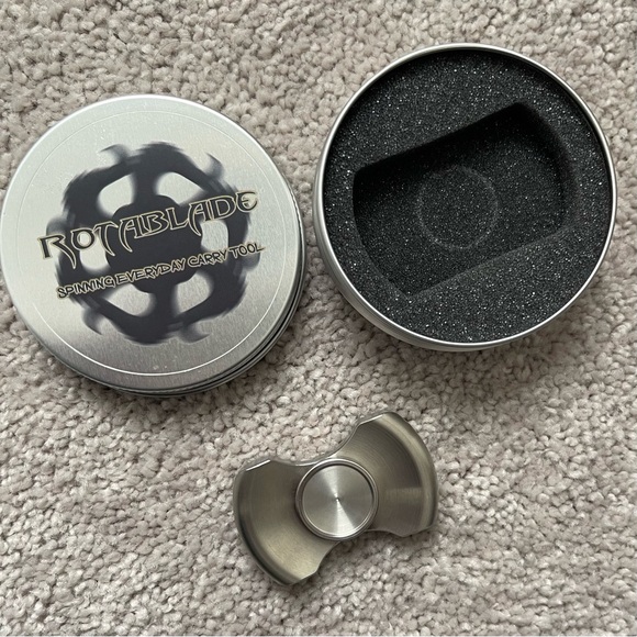 Rotablade Stainless Steel Fidget Spinner - Picture 4 of 6